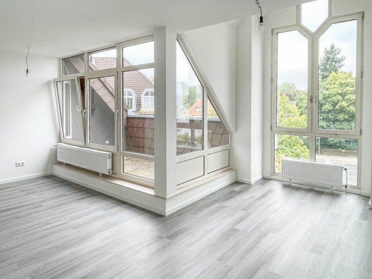 Wohnen/Essen Bielefeld Dachgeschosswohnung Helle 3-Zimmer-Dachgeschosswohnung N�he Stauteiche (Otto-Brenner-Str.)