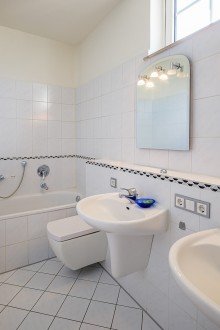 Bad | OG Charmantes Einfamilienhaus mit Villencharakter in Bielefeld Brackwede