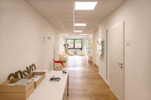 Flur Moderne B�roetage mit Eichenparkett  + 260m� Lagerfl�che mit Lastenaufzug und Parkpl�tzen!