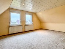 Schlafzimmer DG Charmantes EFH mit Garage & gro�em Garten mit Bauplatz in Top-Lage von Hardissen