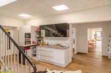 Eingang - K�che Moderne B�roetage mit Eichenparkett  + 260m� Lagerfl�che mit Lastenaufzug und Parkpl�tzen!