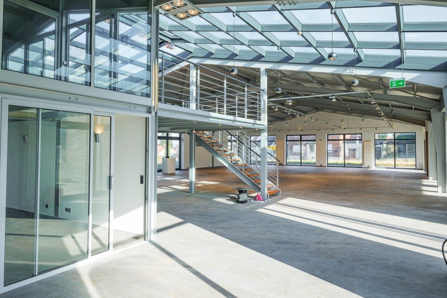 Durchgang zur Ausstellung Einzelhandel Enger