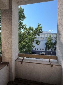 Kleiner Balkonaustritt F�r Wohngemeinschaft! Helle Altbauwohnung mit PKW Stellplatz vis � vis der Stadthalle Bielefeld