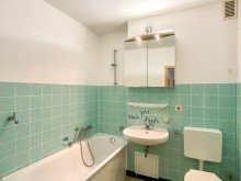 Badezimmer WG-geeignete Wohnung im 3.OG mit Balkon in Bielefeld - Gro�dornberg
