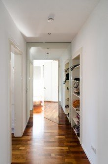 Flur Helle 2 Zimmerwohnung mit Balkonaustritt im Bielefelder Osten