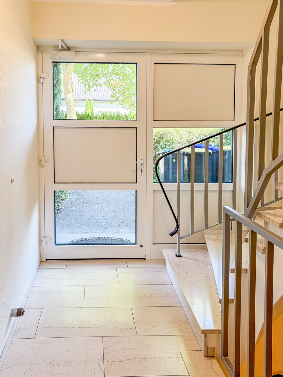 Hauseingangst�r Erdgeschosswohnung G�tersloh / Avenwedde