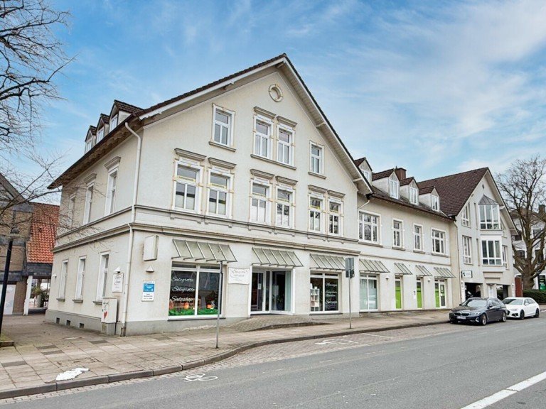 Au�enansicht Bielefeld / J�llenbeck Dachgeschosswohnung Ger�umige 3-Zimmer-Dachgeschosswohnung im Herzen von Bi-J�llenbeck