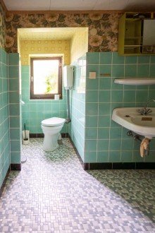 Bad im EG Anbau Sanierungsobjekt! 1-2 Familienhaus in Bielefeld Ummeln