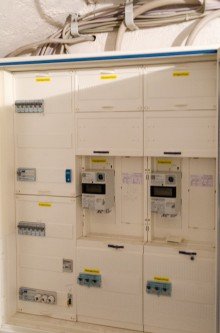 Haupt-Sicherungskasten Gepflegtes 3-Familienhaus in Stedefreund (HF) angrenzend an Bielefeld Brake