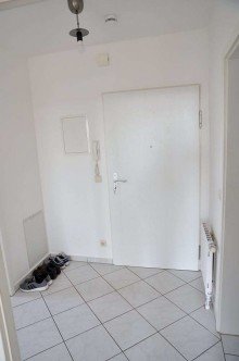 Eingangsflur Singleappartement mit Balkon Bj. 2000  - N�he Brackwede Kirche