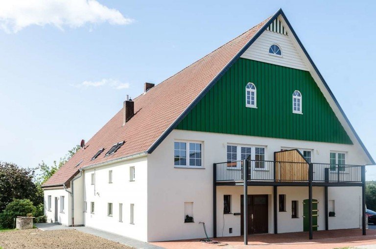 Hausansicht Bielefeld Dachgeschosswohnung Moderne, neuwertige Wohnung in ehemaligem Strohboden in Bielefeld - Vilsendorf