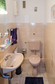 G�ste-WC - alt Sch�ne 3-Zimmerwohnung mit Sonnenbalkon in Bi-Schildesche