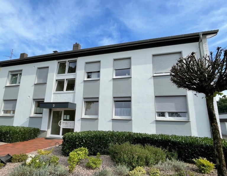 Hausansicht Bielefeld Dachgeschosswohnung Dachgeschosswohnung mit einer Garage und Loggia n�he IKEA in Bielefeld - Brackwede