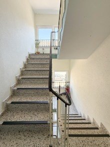 Treppenhaus 4-Zimmer-Wohnung mit Balkon u. Garage N�he Meierteich - Vermietet