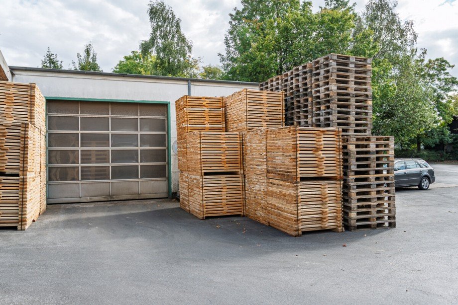 Zufahrt Werkstatt -- Lager Wohn- / Gesch�ftshaus Bielefeld