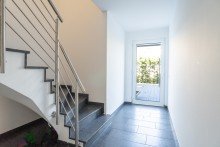 Treppenhaus Ruhig, gr�n, stadtnah: Hochwertiger Erstbezug mit Dachterrasse im Bielefelder Westen