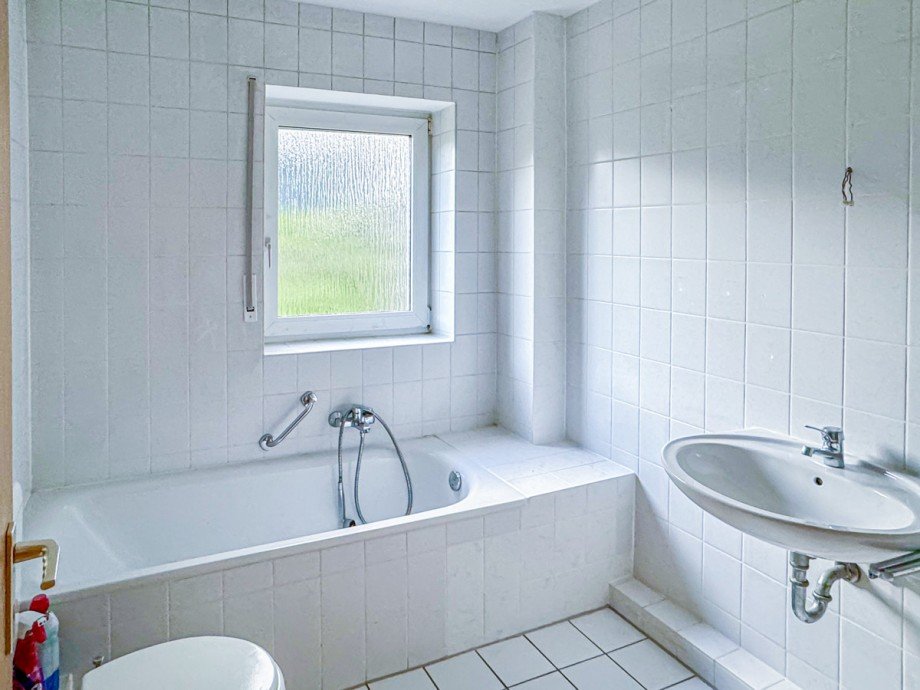 Tageslichtbad mit Badewanne... Etagenwohnung Bielefeld
