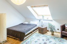 Schlafzimmer Gro�z�gige 3 Zimmer-Dachgeschosswohnung N�he Universit�t, BI-West