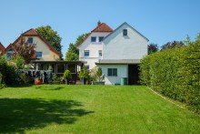 Garten - Geb�uder�ckseite �u�erst gepflegtes F�nffamilienhaus - vom Eigent�mer selbst betreut in Lage