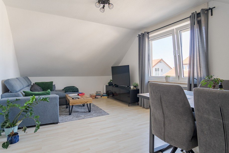 Wohnzimmer - DG Wohnung Mehrfamilienhaus Bielefeld