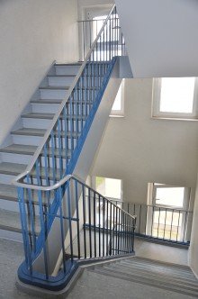 Flur F�r Wohngemeinschaft! Helle Altbauwohnung mit PKW Stellplatz vis � vis der Stadthalle Bielefeld
