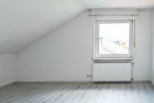 Schlafzimmer G�tersloh - Friedrichsdorf! Helle DG Wohnung mit Einbauk�che in ruhiger Wohnsiedlung