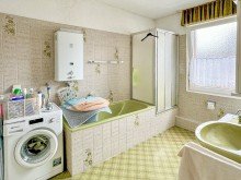 Badezimmer Vermietete 3-Zimmer Wohnung im 1.OG mit Balkon in beliebter Wohnlage von Bielefeld - Brackwede