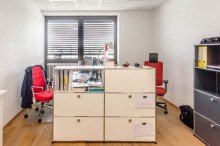 B�ro 7 Moderne B�roetage mit Eichenparkett  + 260m� Lagerfl�che mit Lastenaufzug und Parkpl�tzen!