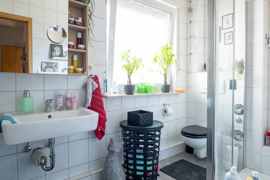 EG - Badezimmer Mehrfamilienhaus Lage