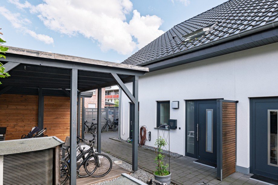 Vorderansicht/Eingang Doppelhaush�lfte Bielefeld