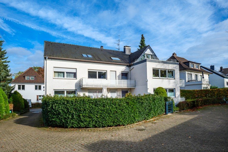 R�ckansicht Bielefeld Wohn- / Gesch�ftshaus Attraktiv gelegenes Mehrfamilienhaus mit Arztpraxis am Ostpark - eine absolute Seltenheit