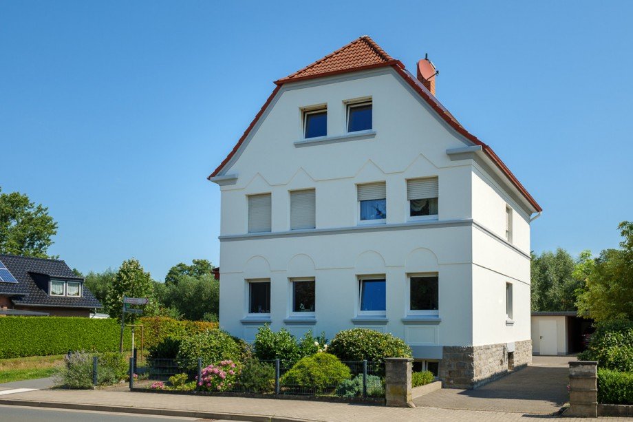 Stra�enseite Mehrfamilienhaus Lage