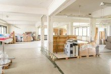 Lager im 3.OG Moderne B�roetage mit Eichenparkett  + 260m� Lagerfl�che mit Lastenaufzug und Parkpl�tzen!