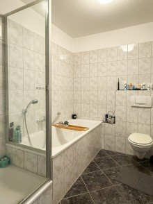 Badezimmer Gepflegte 3-Zimmer-Erdgeschosswohnung mit Terrasse und Stellplatz in Bielefeld-Mitte