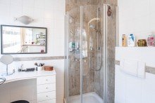 EG Badezimmer Schmuckst�ck in Bielefeld-Schildesche: EG-Wohnung mit Gartenidylle! Sicher und langfristig vermietet