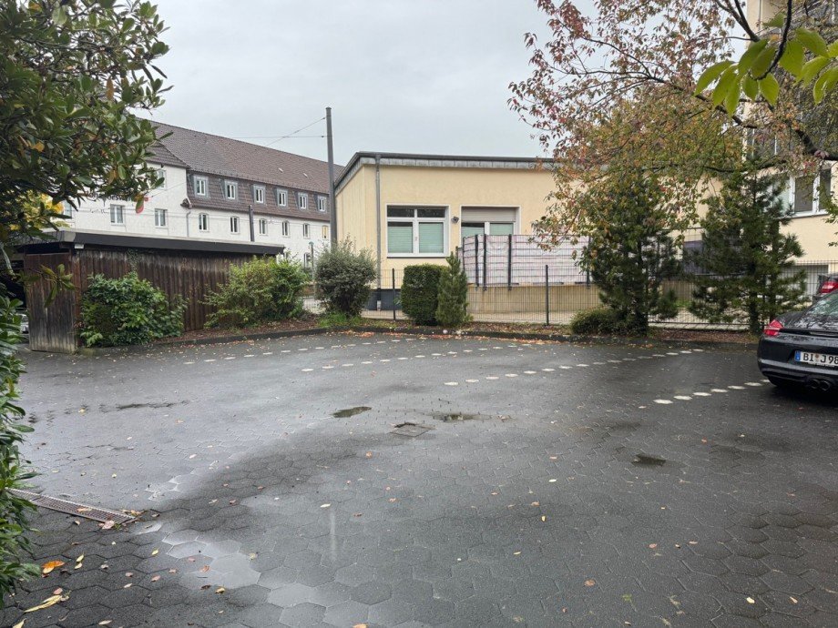 Parkplatz Wohn- / Gesch�ftshaus Bielefeld