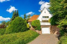 Hauptbild Seltene Gelegenheit in der Sieker Schweiz! Haus mit Charakter und Weitblick