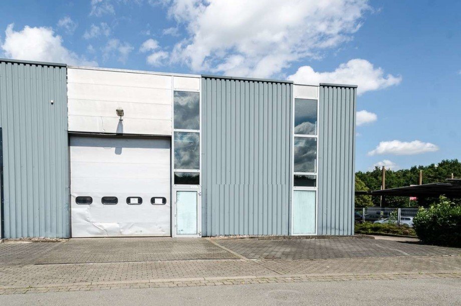Hallentor Stra�enseite Halle / Lager / Produktion Bielefeld