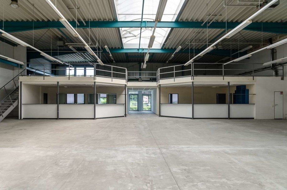 B�ros und zweite Ebene Halle / Lager / Produktion Bielefeld