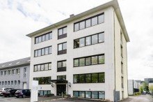 Hausansicht Moderne B�roetage mit Eichenparkett  + 260m� Lagerfl�che mit Lastenaufzug und Parkpl�tzen!