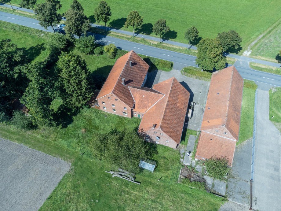 Drohnenfoto S�dseite Bauernhaus Halle