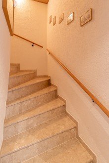 Treppenhaus Bielefeld-Vilsendorf: Gepflegtes Reihenendhaus mit Garten -g�nstiges Erbpachtgrundst�ck
