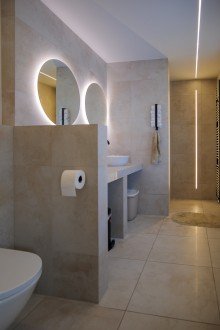 Badezimmer im EG Stilvolles Einfamilienhaus mit 2 Garagen, neuer Gasheizung und  TOP Einbauk�che in BI-Brackwede