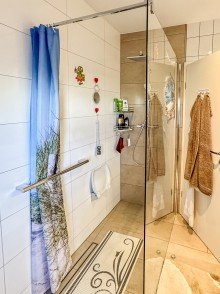 Walk-In Dusche Vermietete EG - Wohnung mit Garage - Top gepflegt mit gro�em Garten in GT-Avenwedde