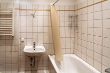 Badezimmer OG Altstadtnah und am Lutterbach - besonderes City-Haus in Bielefeld