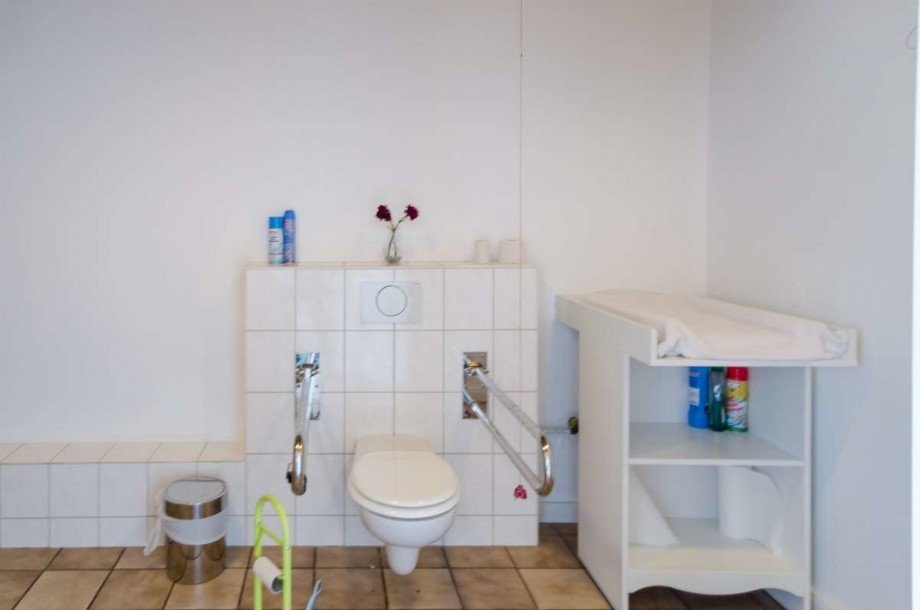 Behinderten WC im EG Praxis Bielefeld