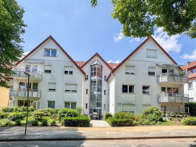 Geb�udeansicht Bad Salzuflen Dachgeschosswohnung Ruhige 3-Zi.-Dachgeschoss-Wohnung mit Balkon & TG in Kurparkn�he von Bad Salzuflen