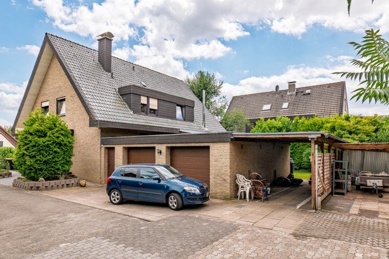 Hofseite Bielefeld Zweifamilienhaus Vielseitiges Zweifamilienhaus in ruhiger aber verkehrsg�nstiger Lage von Bielefeld-Brackwede