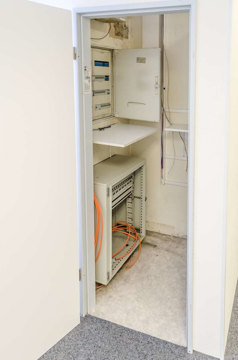 Serverschrank Halle / Lager / Produktion Bielefeld