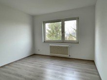 Schlafzimmer 2 WG-geeignete Wohnung im 3.OG mit Balkon in Bielefeld - Gro�dornberg
